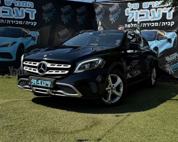 מודעת רכב מרצדס-בנץ GLA 1