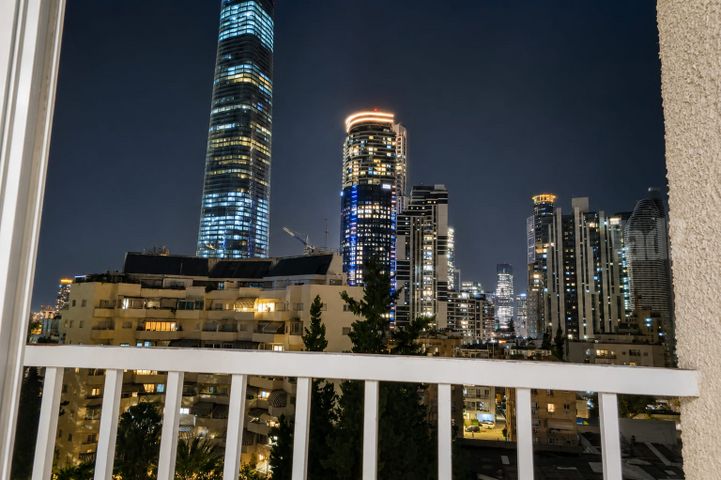 דירה למכירה בתל אביב יפו — 5