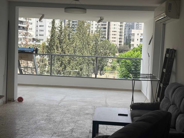 עין חנוך 16