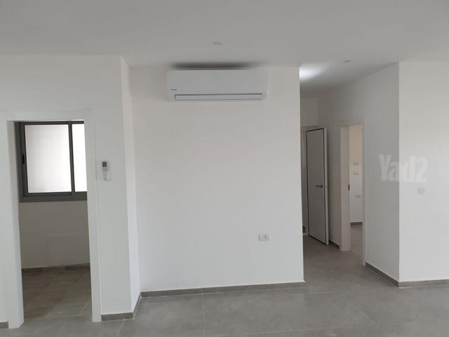האישה העברייה 14