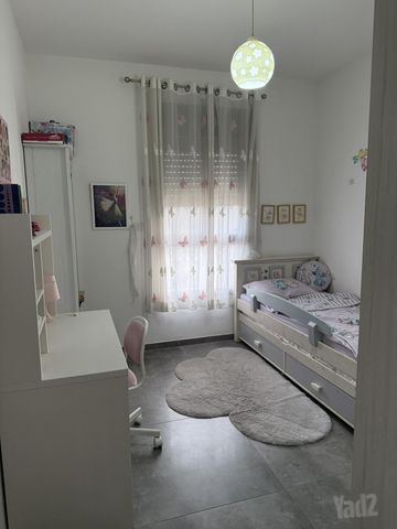 נרקיס 8