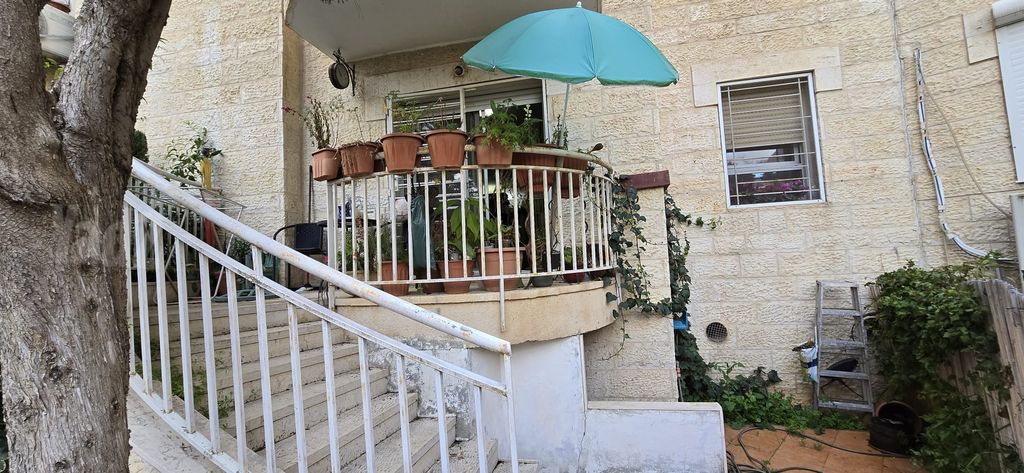 דירת גן להשכרה בירושלים — 2