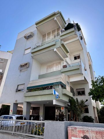 הרב ריינס 37