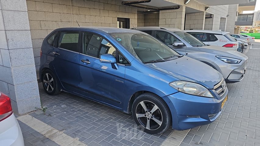 מודעת רכב הונדה FR-V