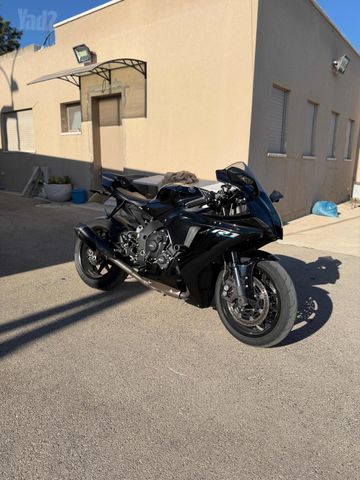 מודעת רכב ימאהה YZF-R1