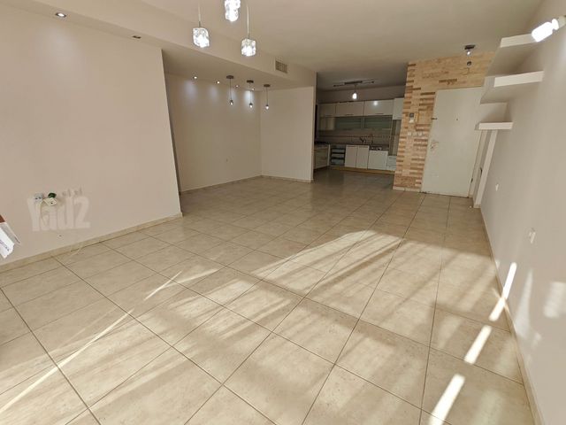 דרך מנחם בגין 38