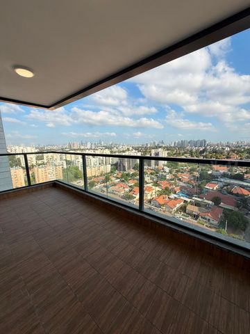 אחאב 3