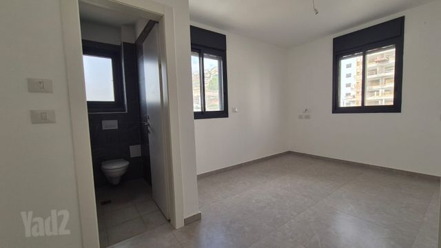 דירה, בר כוכבא, אחוזת כנרת, טבריה