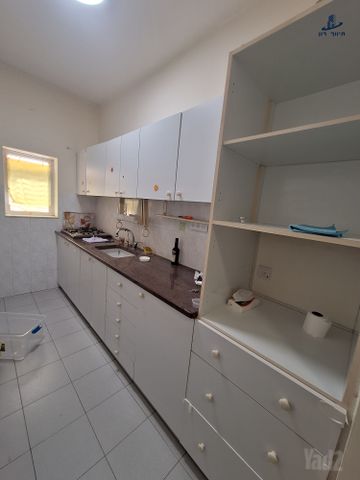 דירה, גבעת הרמבם, גבעתיים
