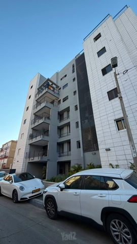 מזרחי 11