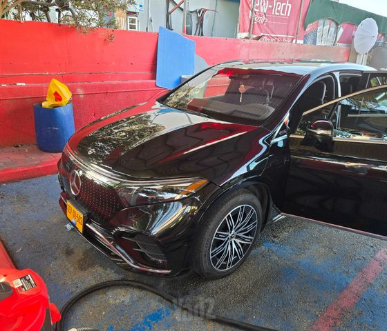 מודעת רכב מרצדס-בנץ EQS SUV