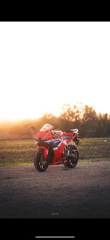 מודעת רכב הונדה CBR600RR