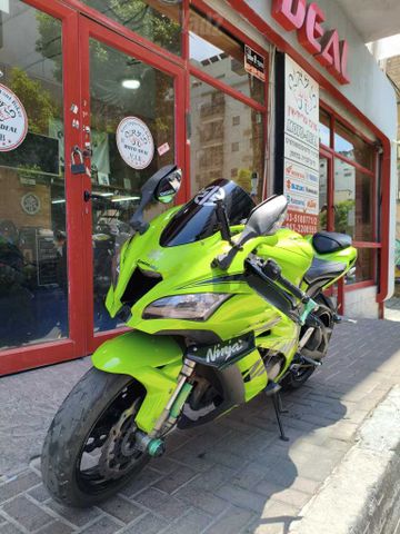 מודעת רכב קאוואסאקי נינג'ה ZX 10R