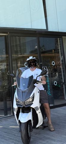 מודעת רכב סאן יאנג ג'וי-מקס 300 XI