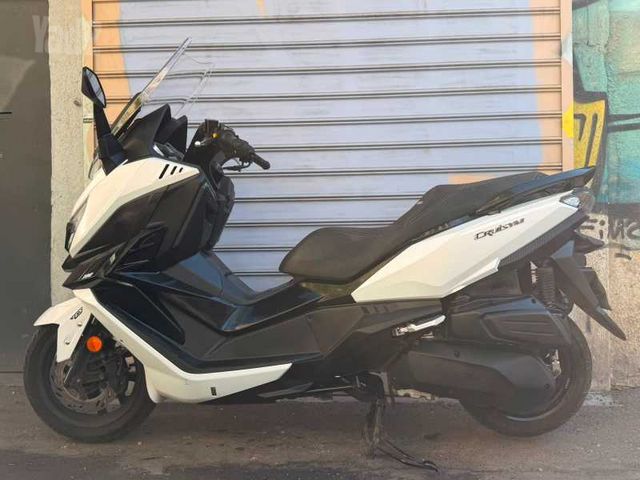 מודעת רכב סאן יאנג קרוזים 300 אלפא