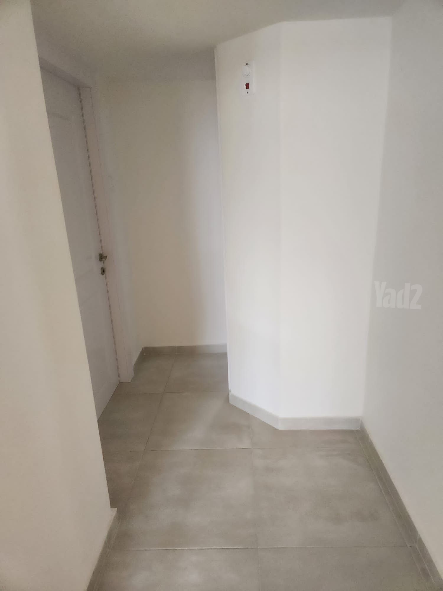 דירה, אחד העם 10, רמב"ם, ראשון לציון
