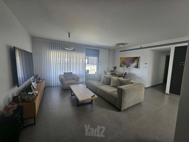 דרך בן גוריון 11