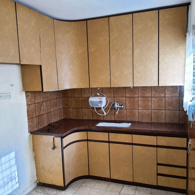 תירוש 3