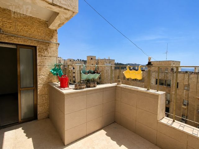 דופלקס למכירה בירושלים (תיווך) — 3