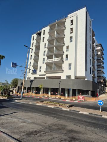 חנויות/ שטח מסחרי