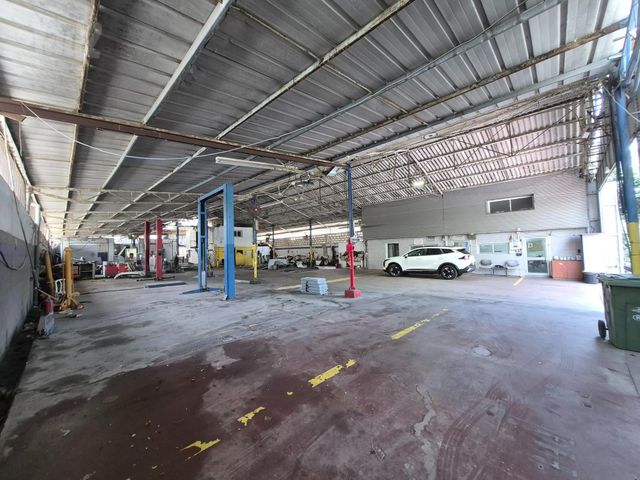 מחסנים, תל אביב יפו