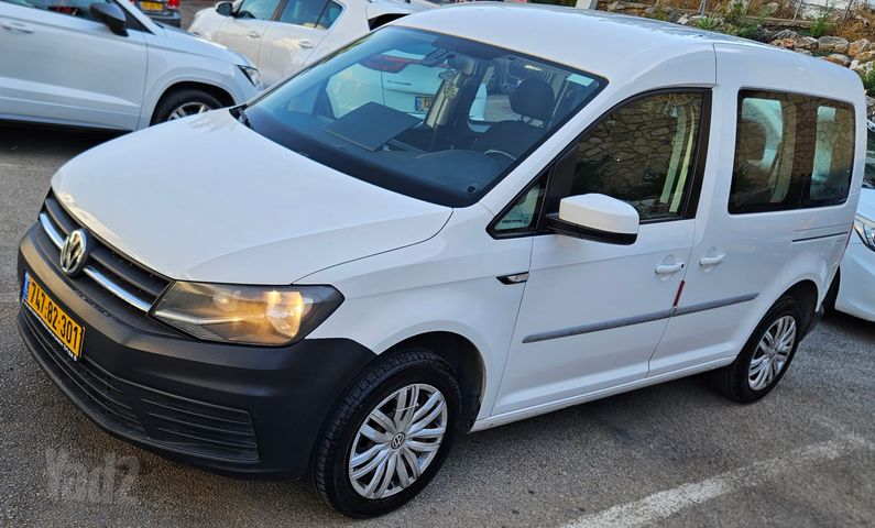 קאדי Trendline אוט׳ בנזין מיניוואן / MPV 5 מק 1.4 (130 כ״ס)