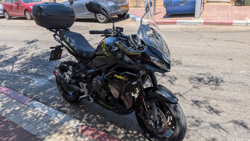 מודעת רכב טריומף אחר