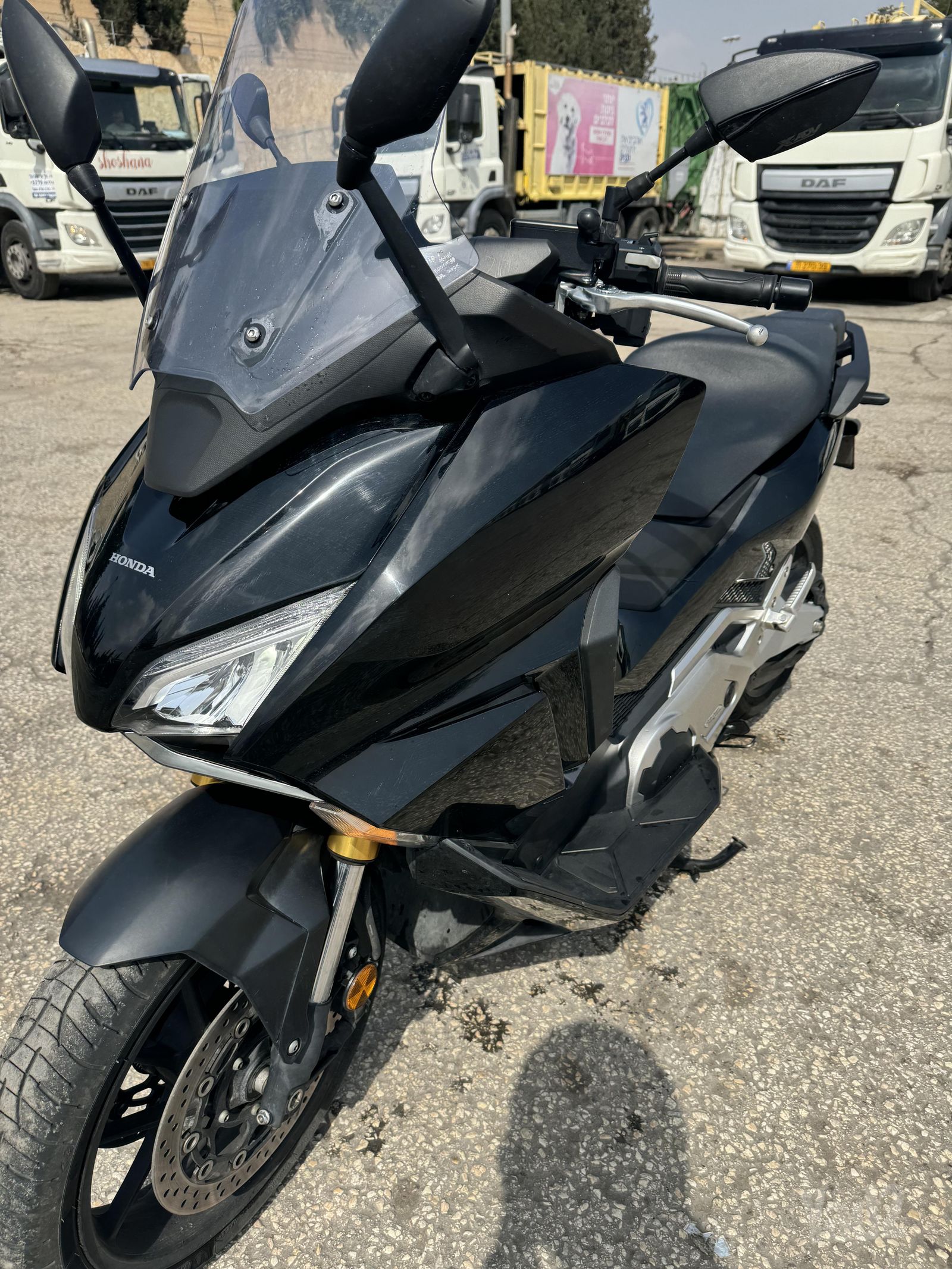 הונדה FORZA750