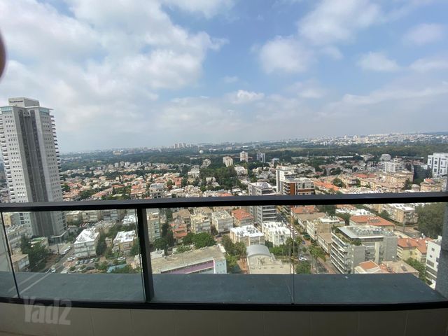 דרך זאב ז'בוטינסקי 105