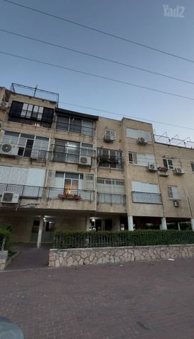 שדרות ירושלים 73