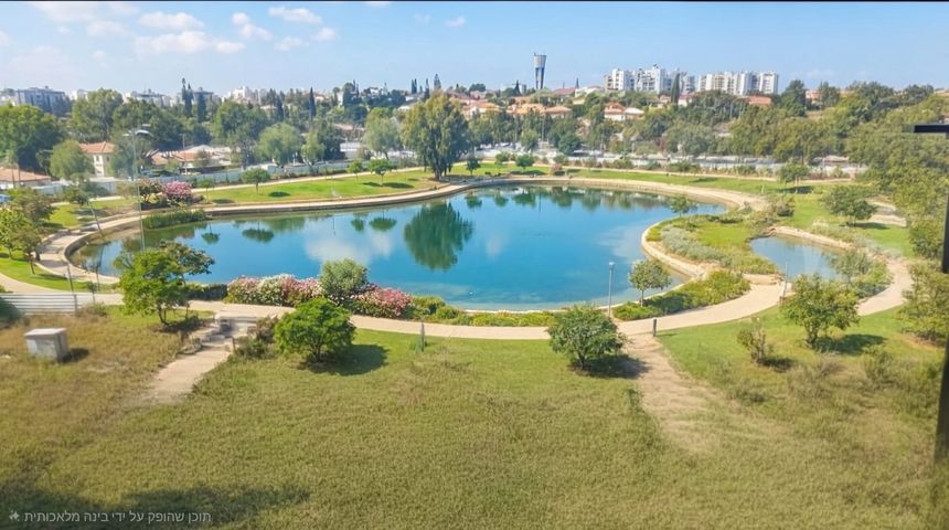 לאה גולדברג 