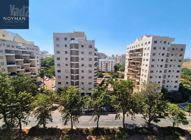 ד"ר יהודה פרח 3