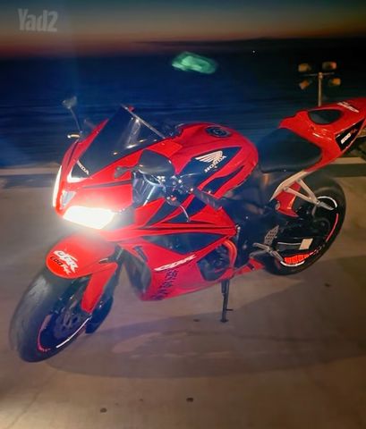 מודעת רכב הונדה CBR600RR