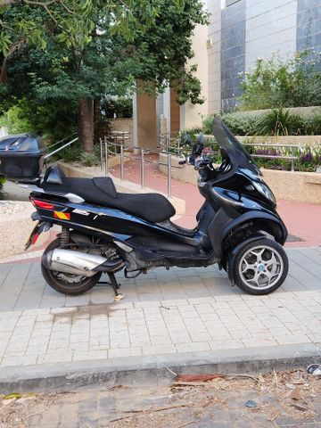מודעת רכב פיאג'ו MP3 300