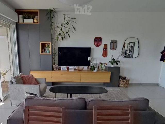 איינשטיין 23