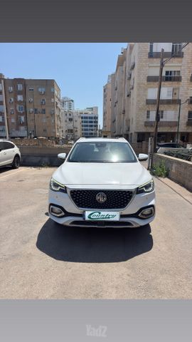 מודעת רכב אם ג'י EHS PHEV 2