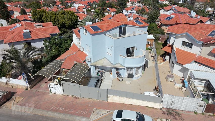גולן 10