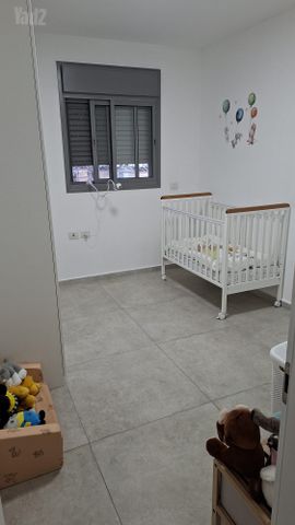ז'בוטינסקי 15