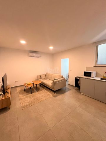 עצמון 4