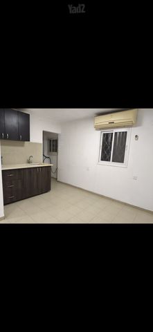 שדרות דגניה 12