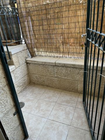 נסים בכר 21