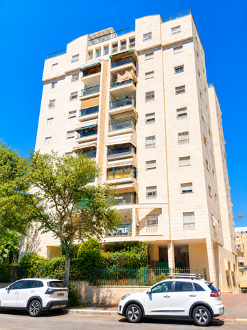 שדרות ששת הימים 28