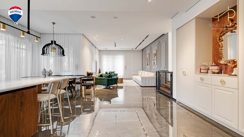 המגינים 