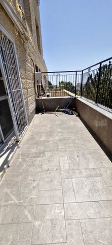 דירה למכירה בירושלים (תיווך) — 2