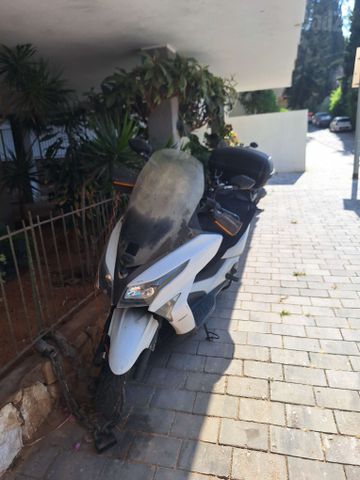 מודעת רכב קימקו איקס-טאון 250I