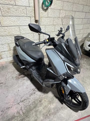 מודעת רכב סאן יאנג ג'וירייד 300 16