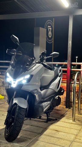 מודעת רכב סאן יאנג ADX 300