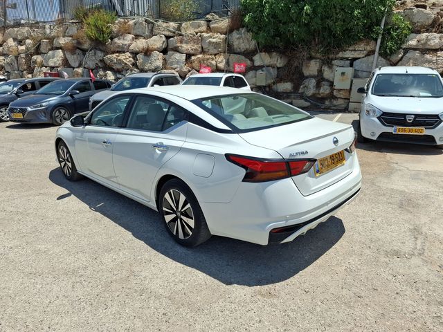 מודעת רכב ניסאן אלטימה 1