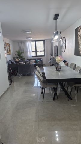 הרב ריינס 48
