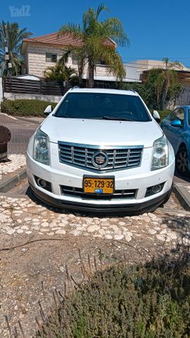 מודעת רכב קאדילק SRX